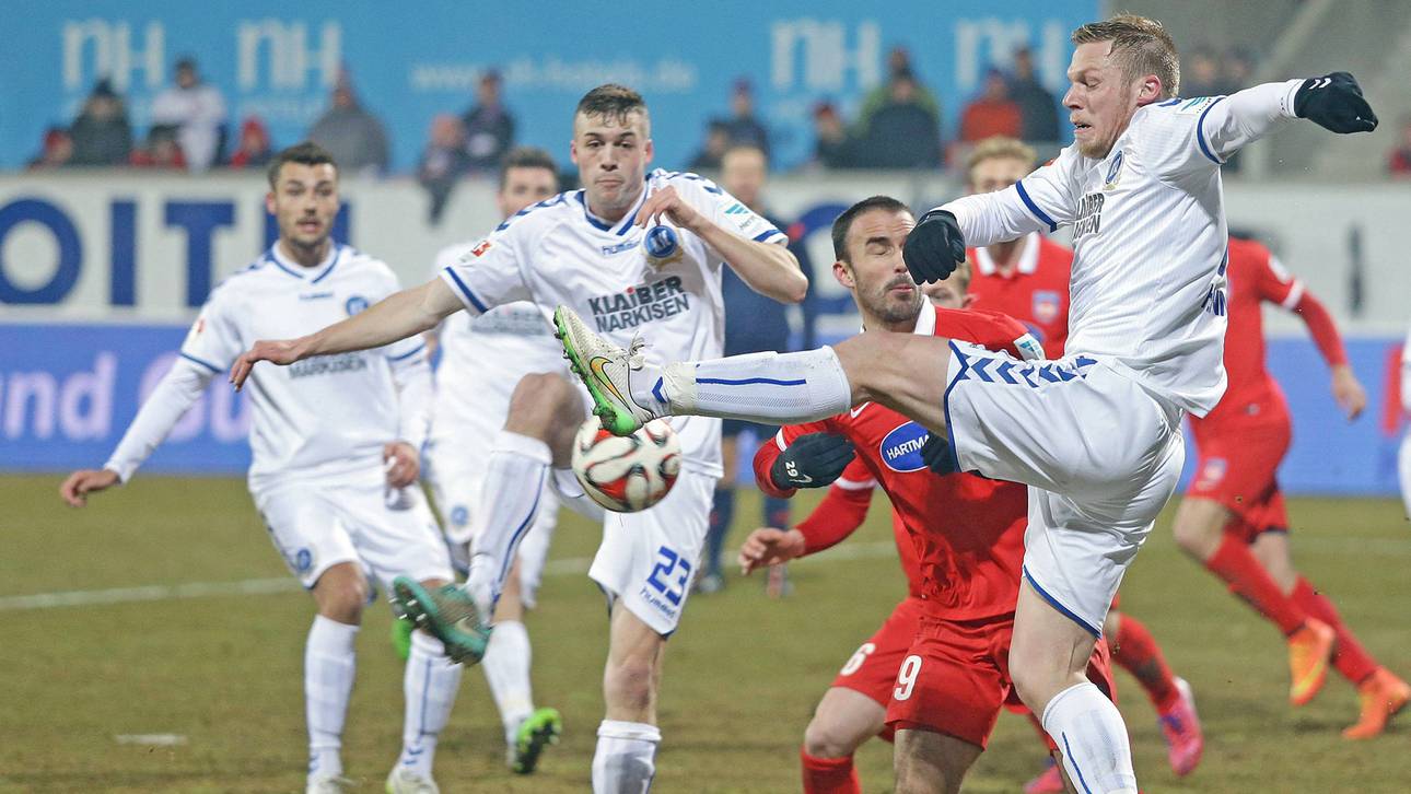 KSC erobert Platz zwei, Aue überrascht