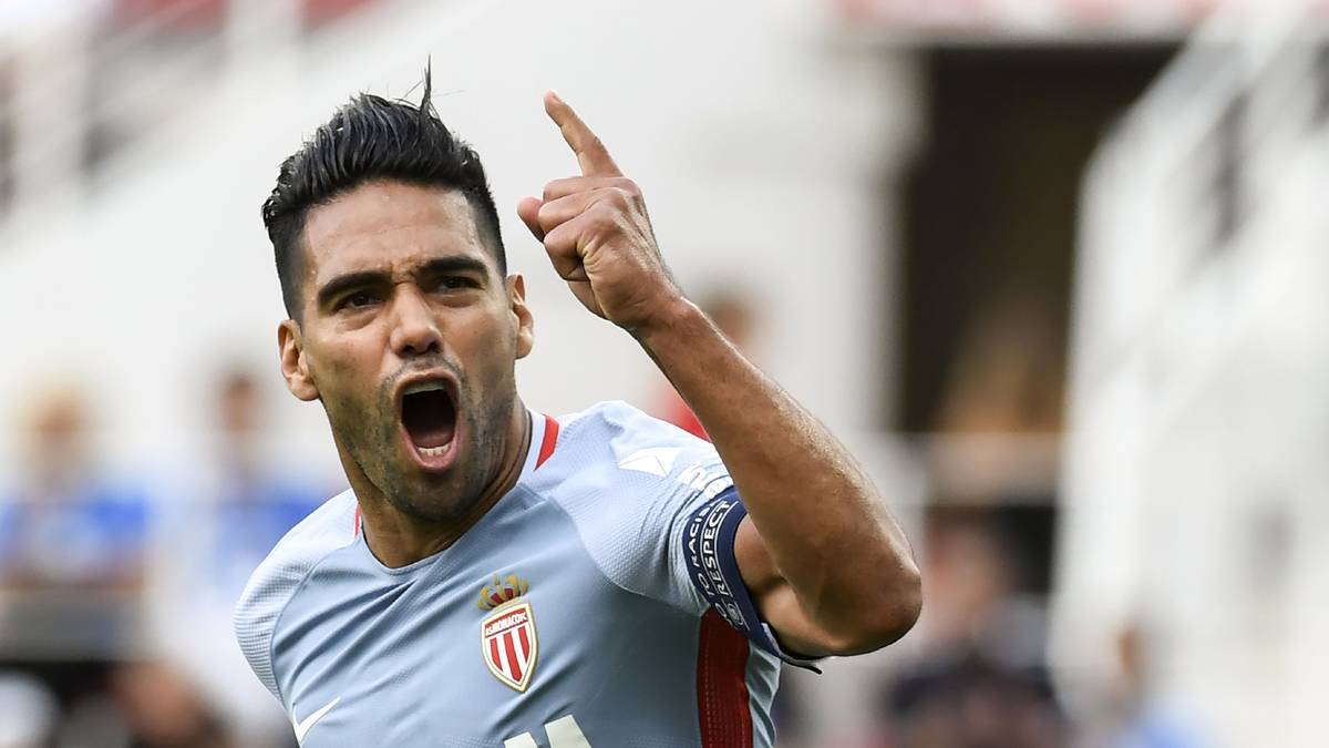 PLATZ 13 - RADAMEL FALCAO (32/Kolumbien/AS Monaco): Nach dem Abgang von Mbappe der große Anführer von Monaco. Wird seinem Ruf als torhungriger "Tiger" gerecht - nach 20 Spielen in der Ligue 1 schon bei 17 Toren und zwei Vorlagen