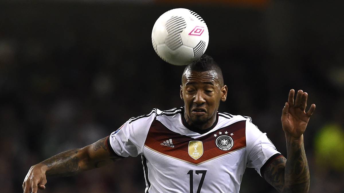 Augen zu und durch: Die DFB-Elf kommt gut ins Spiel - Jerome Boateng und Ilkay Gündogan haben in den ersten 15 Minuten zwei gute Möglichkeiten. Der Torjubel lässt allerdings noch auf sich warten