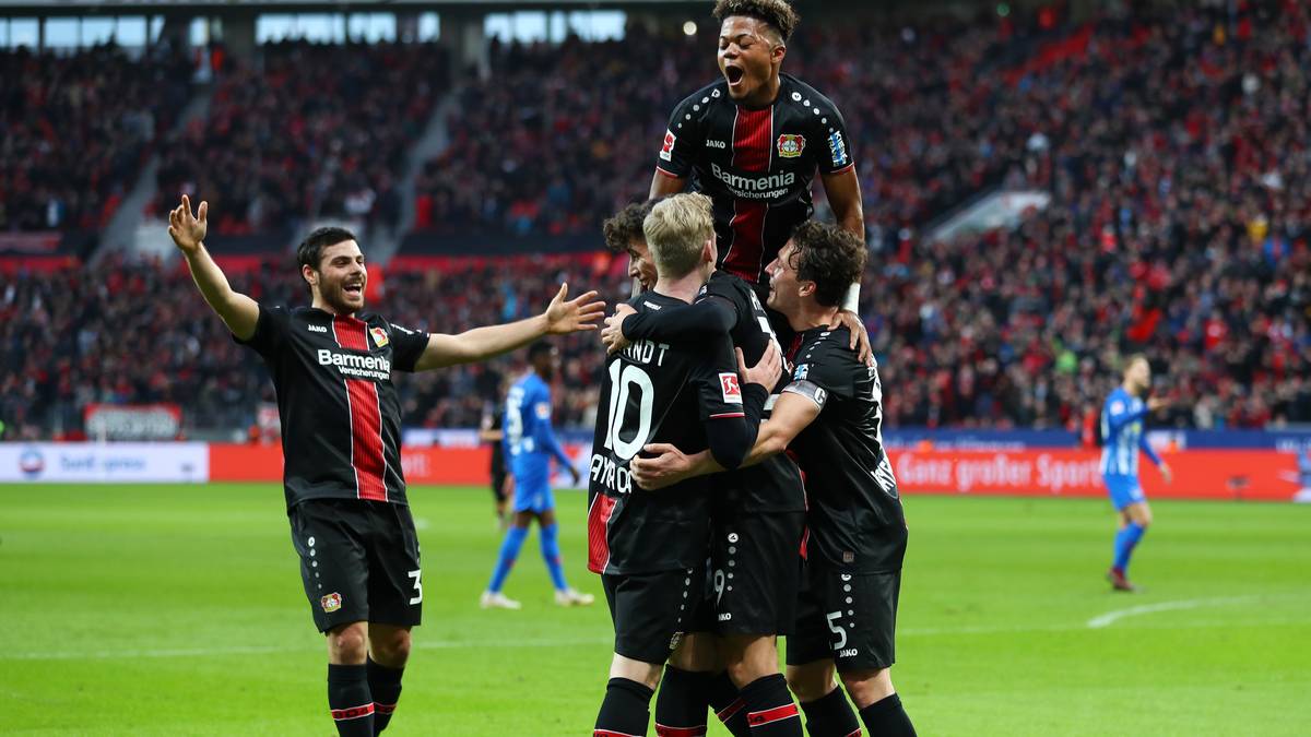BAYER LEVERKUSEN (Platz 6): Satte 28 Tore durften die Bayer-Fans in Leverkusen bereits bestaunen. Dass die gegnerischen Mannschaften dabei sogar zwei Tore mehr als ihre eigene erzielten, dürfte die Fans mehr beschäftigen, als ein guter sechster Platz in diesem Ranking: 3,31 Euro pro Tor