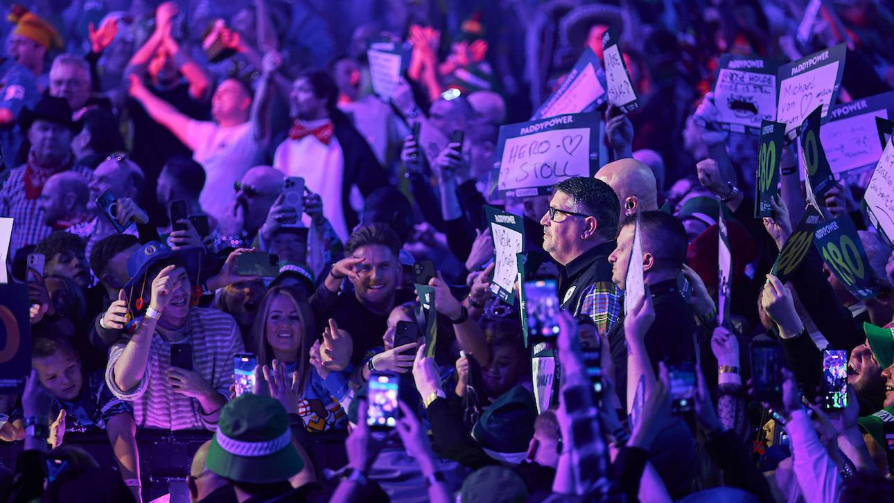 Anderson hält die Fahne hoch