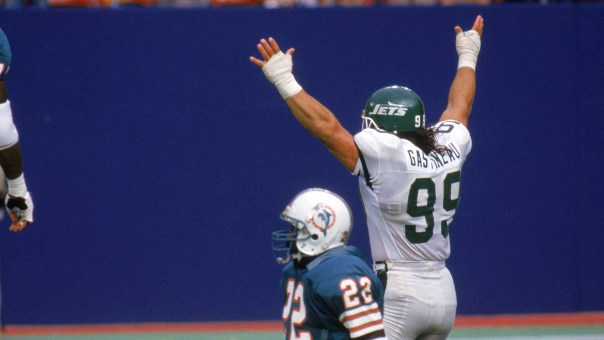 PLATZ 9: 96 PUNKTE - NEW YORK JETS vs. MIAMI DOLPHINS 51:45 OT (1986) - Die AFC-East-Rivalen liefern sich 1986 eine denkwürdige Offensiv-Schlacht. Jets-QB Ken O'Brien sticht am Ende Dolphins-Legende Dan Marino aus, New York gewinnt nach Overtime