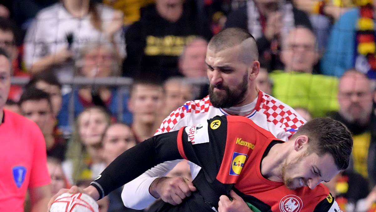 HENDRIK PEKELER: Einer der auffälligsten deutschen Akteure. Nach einem ersten Fehlwurf erzielte er den wichtigen 3:3-Ausgleich. Hinten gegen Kroatiens Weltklasse wieder hellwach, beispielsweise bei seinem Steal, den er zur ersten deutschen Führung abschloss. Aber auch mit zwei Zeitstrafen vor der Pause. Wie er damit allerdings anschließend verteidigte: Aller Ehren wert. Pekeler verwandelte zudem den Schnellangriff zum 21:20