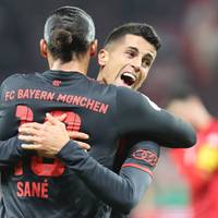 Der FC Bayern spaziert in Mainz ins Pokal-Viertelfinale und feiert den ersten Sieg im neuen Jahr. Nezugang Joao Cancelo fügt sich prächtig ins Kollektiv ein.  