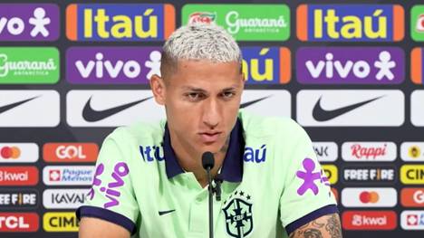 Brasiliens Nationalspieler Richarlison äußert sich zu den Gerüchten um einen Wechsel zu Real Madrid. Der 26-jährige Stürmer will sich zunächst bei Tottenham beweisen.