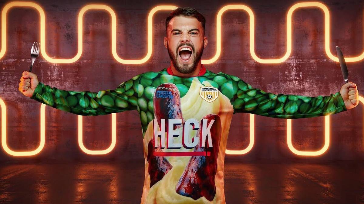 Wenn der Sponsor eine Lebensmittel-Firma ist... Der AFC Bedale läuft auch in dieser Saison wieder in einem besonders leckeren Trikot auf