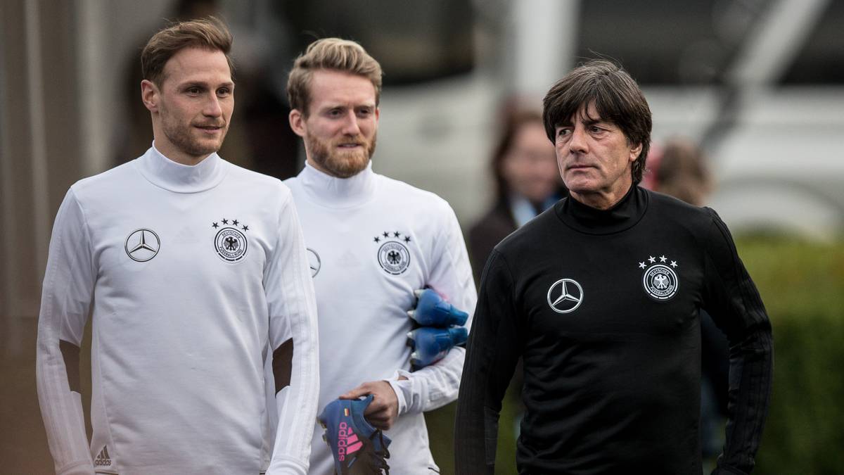 STREICHKANDIDATEN - BENEDIKT HÖWEDES (Juventus Turin): Der Weltmeister rechnet sich selbst noch Chancen aus auf die WM, vor allem seine Verletzungsanfälligkeit könnte ihn aber schlussendlich das Ticket kosten. Seit seinem Schalke-Abschied unter Radar - auch was das DFB-Team angeht