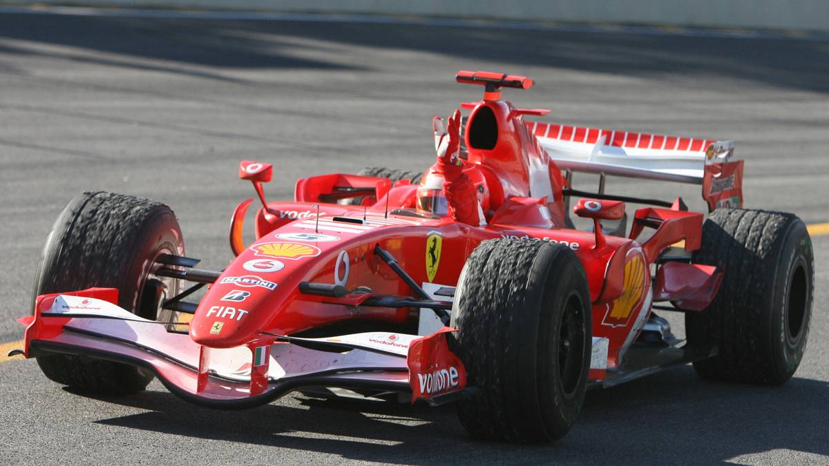 MEISTE SCHNELLSTE RENNRUNDEN: Von den aktiven Fahrern kommt nur Kimi Räikkönen mit 46 schnellsten Rennrunden in die Region von Hamilton (47). Bis auf Schumacher (77) fehlen dem Briten aber noch einige schnellste Rennrunden