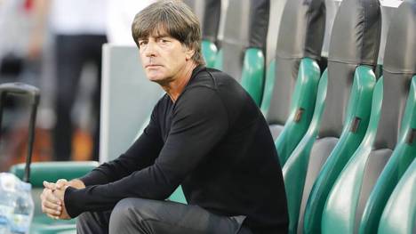 Kritische Worte von Bastian Schweinsteiger zum deutschen EM-Kader! Der Weltmeister von 2014 wundert sich über eine Entscheidung von Joachim Löw. 