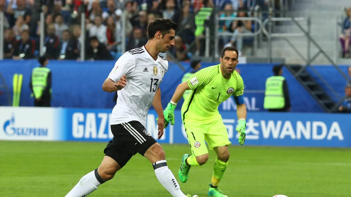 LARS STINDL: Startete schlecht mit einem Doppelschnitzer, der Aranguiz eine Riesenchance einbrachte (5.). Danach wechselte er mehrfach mit Werner die Position und war zur Stelle, als Werner ihm das 1:0 auf dem Tablett servierte. Sein drittes Turniertor (20.). Verpasste im zweiten Abschnitt knapp das 2:0 (87.). SPORT1-Note: 2