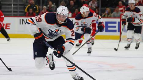 Leon Draisaitl von den Edmonton Oilers führt die Scorer-Liste in der NHL an