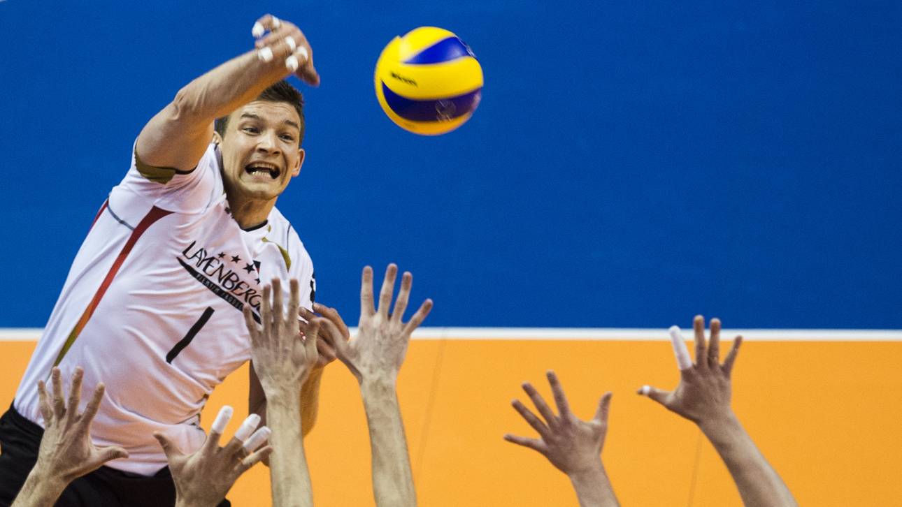 Volleyballer treffen auf Polen
