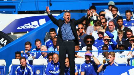 Chelsea-Trainer Jose Mourinho feierte beim 2:0 gegen Arsenal den zweiten Saisonsieg