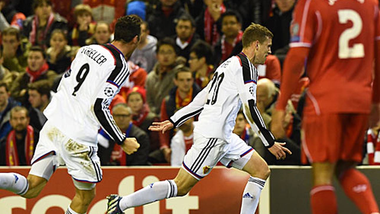 Reds sind raus, Podolski trifft doppelt