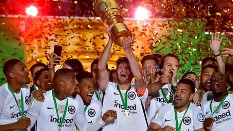Eintracht Frankfurt bejubelt den DFB-Pokal Sieg 2018.