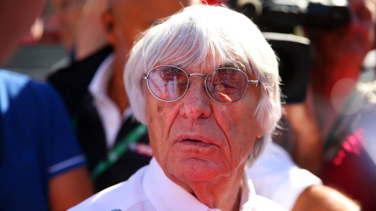 Er ist eigentlich nicht wegzudenken aus dem großen Rennzirkus: Seit mehr als einem halben Jahrhundert prägt Bernie Ecclestone die Formel 1. Nun ist die Ära beendet. Der 86-jährige Zampano wird als Formel-1-Geschäftsführer abgesetzt. SPORT1 blickt auf die Karriere des Bernie Ecclestone zurück