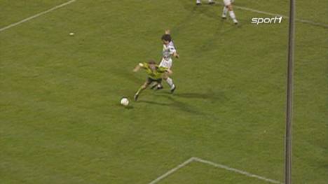 13. April 1995: Andreas Möller produziert gegen Karlsruhe eine dreiste Schwalbe. Eine Aktion, die dem BVB im Meisterrennen hilft, für Möller selbst aber folgenschwer bleiben soll.