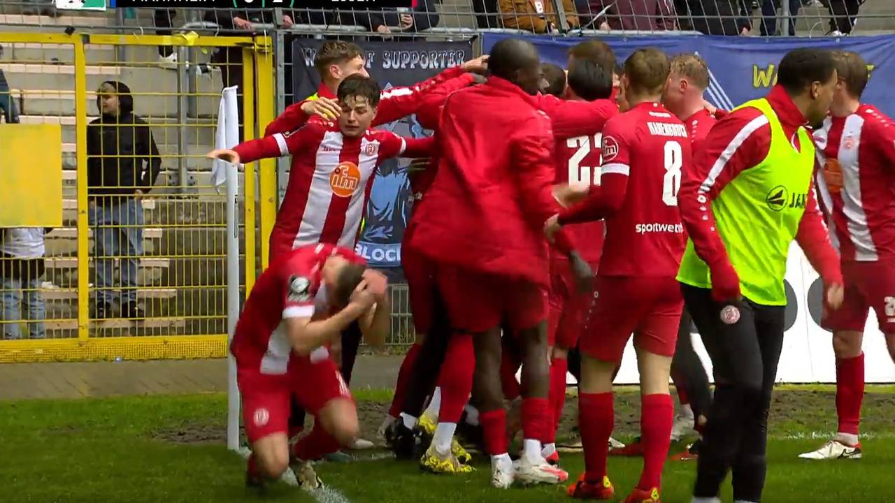 Feuerzeug-Eklat! Mannheim-Spiel gegen Essen vor Abbruch