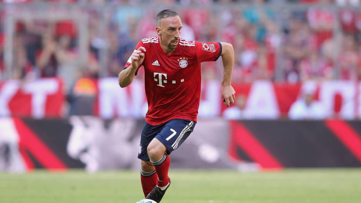LINKER FLÜGEL - Franck Ribery vs. Marius Wolf: Oldie gegen Shootingstar lautet das Duell auf dem linken Flügel. Der Franzose hatte zuletzt gegen Stuttgart beim Saisonabschluss einen schwächeren Tag