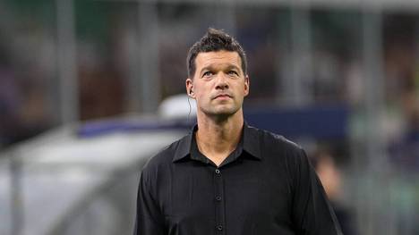 Michael Ballack sieht einen Vorteil für die Bundesliga, weil der FC Bayern momentan nicht allen davonzieht. Darüber hinaus stärkte er auch den Rücken von Julian Nagelsmann.