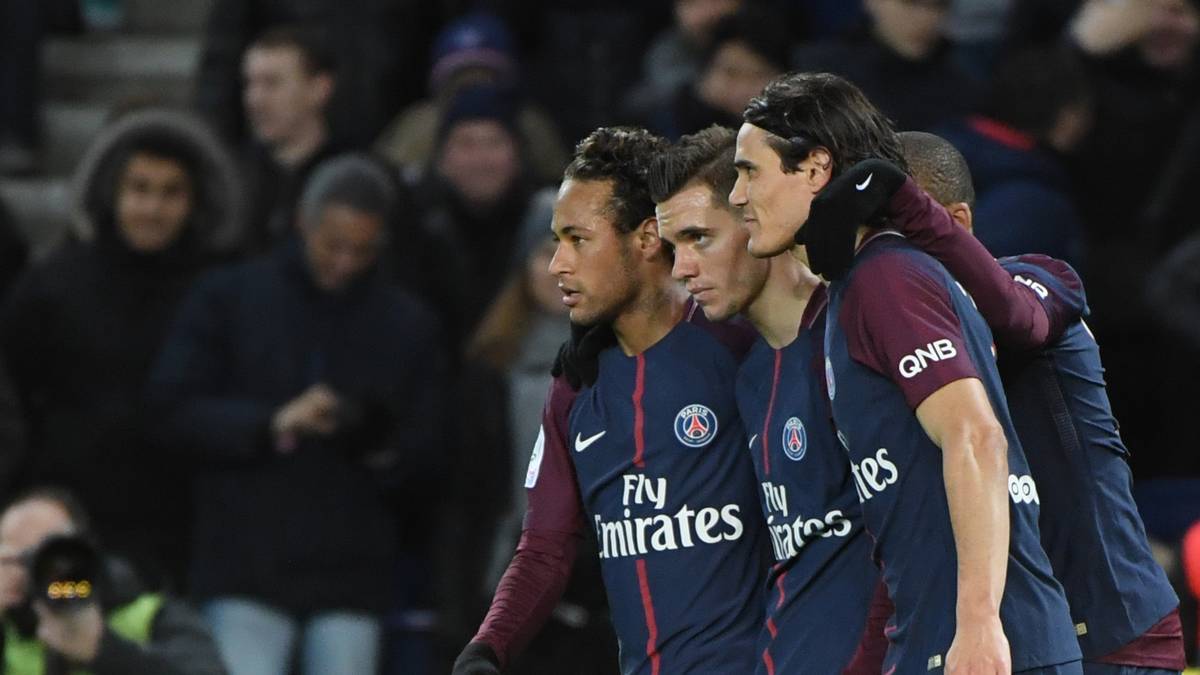 PLATZ 7 (6) - PARIS SAINT-GERMAIN: 486,2 Millionen Euro (2015/16: 520,9 Millionen Euro)