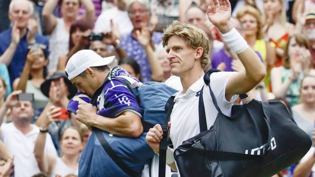 Kevin Anderson (r.) gewann 2018 den Wimbledon-Marathon gegen John Isner