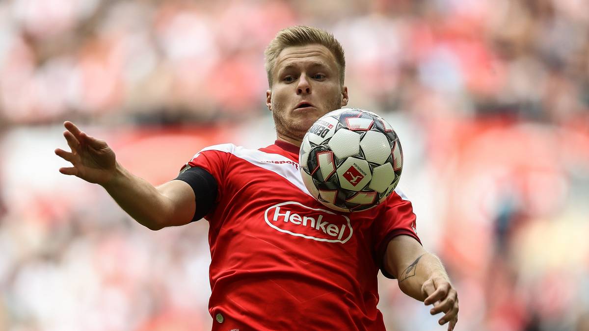 PLATZ 16: JEAN ZIMMER (Fortuna Düsseldorf): 24 Mal gefoult worden