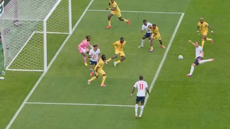 Kurz vor Schluss hat Englands Harry Kane den Sieg auf dem Fuß. Doch der Bayern-Stürmer vergibt untypisch und sorgt für eine Überraschung für Ghana.