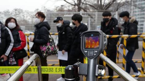 Wie hier bei Vissel Kobe in Japan gibt  es auf der ganzen Welt immer mehr Sicherheitsmaßnahmen wegen des Coronavirus