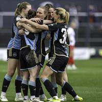 Die FCN-Frauen landen durch ein 4:3 in Köln drei wichtige Punkte im Abstiegskampf.