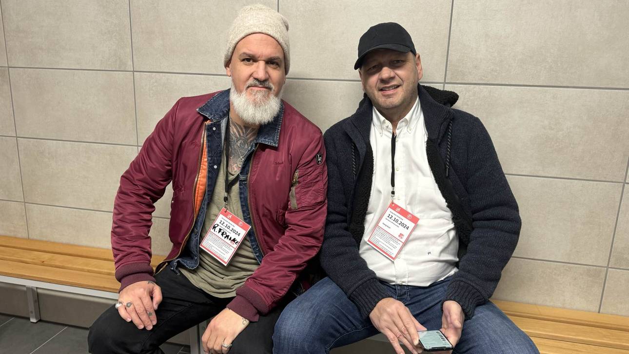 SPORT1-Reporter Reinhard Franke traf Georg Koch (r.) vor dem Spiel in der Kabine