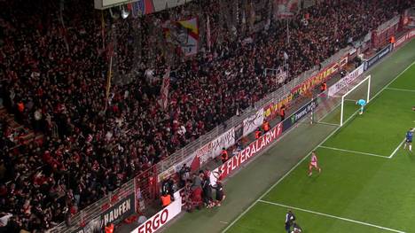 Union Berlin schaltet den Pokal-Schreck aus Bielefeld in der Verlängerung aus. Die Entscheidung fällt erst in der 106. Minute - und die Arminia hat obendrein Pech mit Aluminium und Verletzungen. Kommentator: Tim Baake.