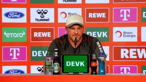 Lukas Kwasniok betont die Aufgabe und Rolle des Spielers Cenk Özkacar und stellt außerdem dar, wie fit dieser ist. 