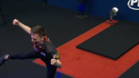 Ricardo Pietreczko gewinnt sein erstes Spiel bei der European Championship in Dortmund gegen Josh Rock und zieht hochverdient ins Achtelfinale ein. 