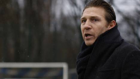 Der ehemalige Bundesliga-Spieler Andriy Voronin verlässt Russland gerade noch rechtzeitig. Als Ukrainer wünscht er sich deutsche Unterstützung für sein Heimatland.