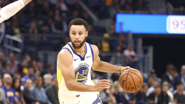 Stephen Curry von den Golden State Warriors könnte nach seiner Verletzung frühzeitig zurückkehren