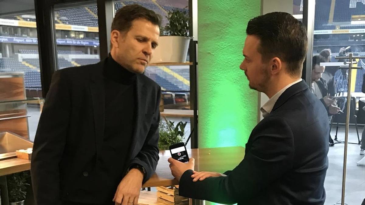 SPORT1-Chefreporter Florian Plettenberg (r.) traf Oliver Bierhoff in der Frankfurter Commerzbank Arena
