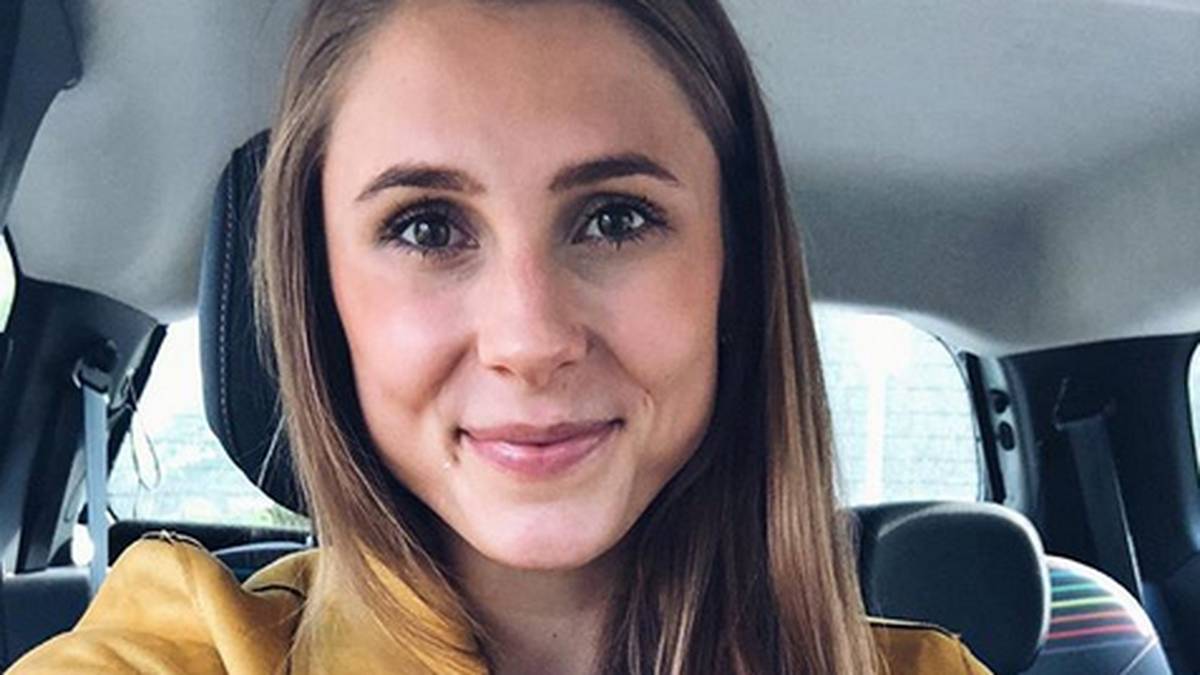 Auf Instagram gewährt die Nachrückerinnen ihren Followern gern Einblicke in ihre Freizeit - und macht dabei sowohl in der Lederjacke im Auto...