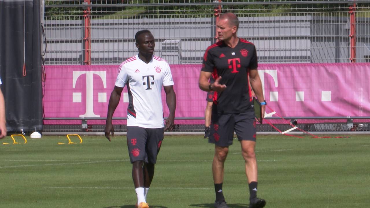 Mané mit irrem Reiseprogramm