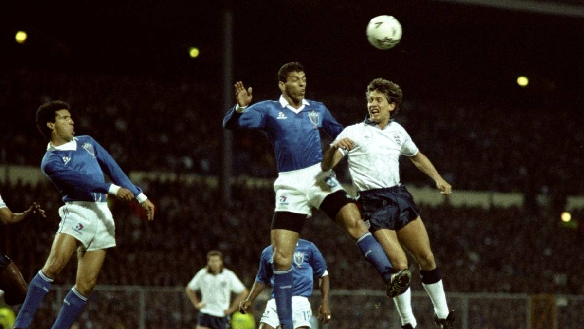 Lineker gehört zu den schillernsten Persönlichkeiten im englischen Profifußball. Im Dress der englischen Nationalmannschaft ist er mit zehn Toren erfolgreichster englischer Spieler bei Weltmeisterschaften 