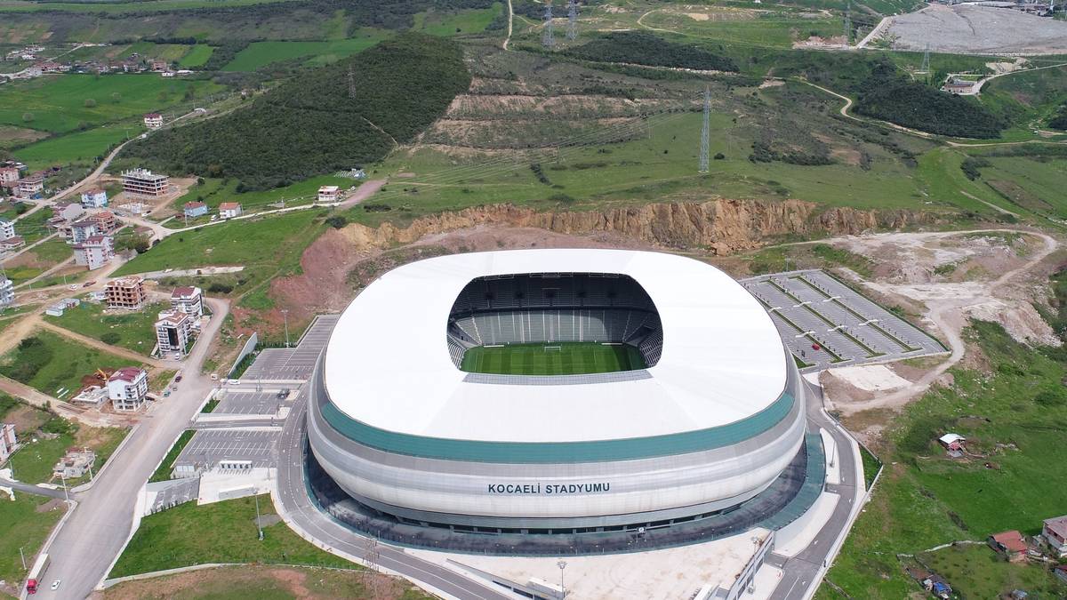IZMIT - KOCAELI YENI STADION - Die Arena ist die Heimspielstätte von Kocaelispor und hat eine Kapazität von 34.169 Plätzen. Sie wurde im September 2018 eröffnet