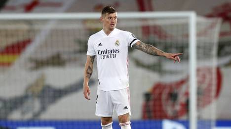 Nachdem er zuletzt angeschlagen gefehlt hatte, kann Toni Kroos im Halbfinale der Champions League gegen Chelsea auflaufen. Damit kehrt ein wichtiger Stabilitätsfaktor bei Real zurück.