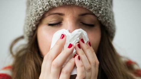 Bei Grippe oder Erkältung einfach weiter Sport machen? Besser nicht, lieber etwas kürzer treten