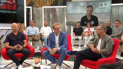 Seit fünf Jahren gibt es den Video-Assistent-Referee in der Bundesliga - einiges hat sich verbessert, einiges muss sich noch verbessern. Dennoch muss sich der VAR immer wieder Kritik stellen.