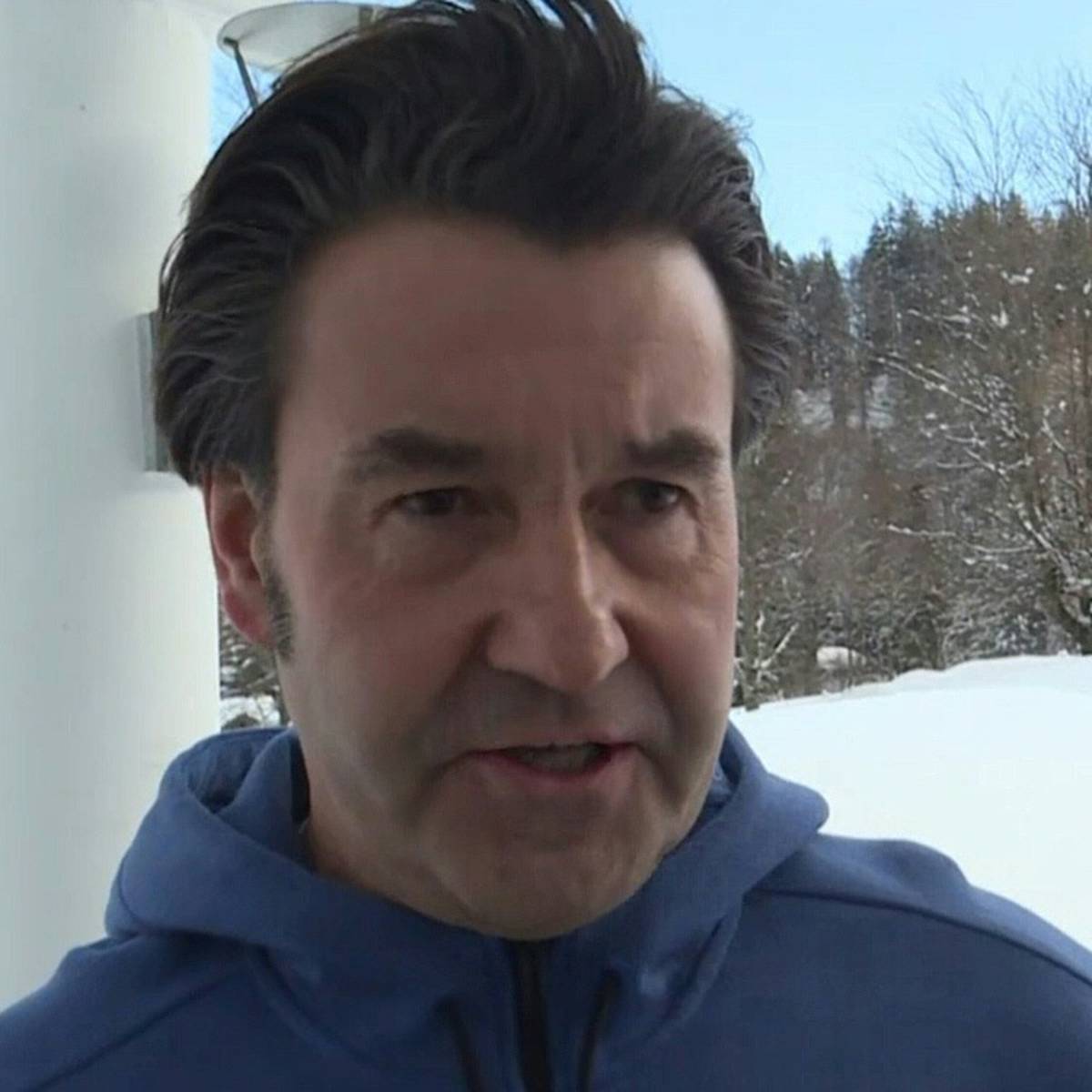 Horst Hüttel, Sportlicher Leiter beim Deutschen Skiverband, sieht die olympische Zukunft der Nordischen Kombination in Gefahr.