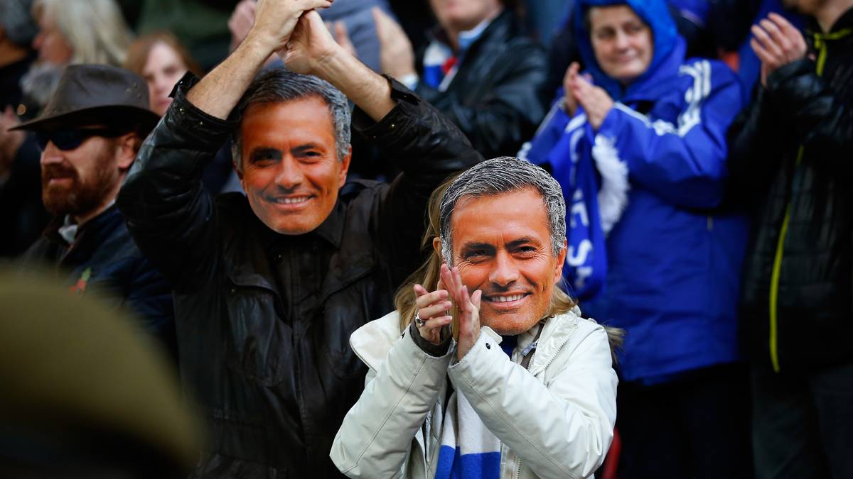 Chelsea-Fans mit Mourinho-Masken