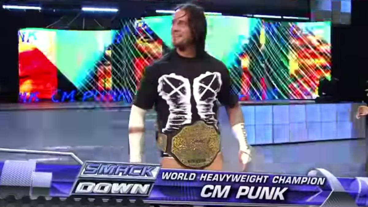 CM Punk schrieb bei seinem ersten WWE-Match nach Misawas Tod dessen Namen auf sein Armtape