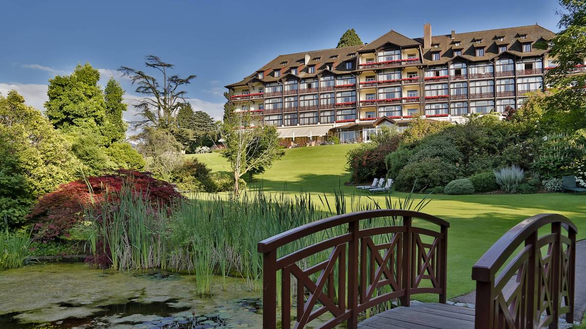 Der Flughafen in Genf ist in einer Autostunde erreichbar. Wichtig: Bis zum EM-Endspielort Paris dauert es nur eine Stunde