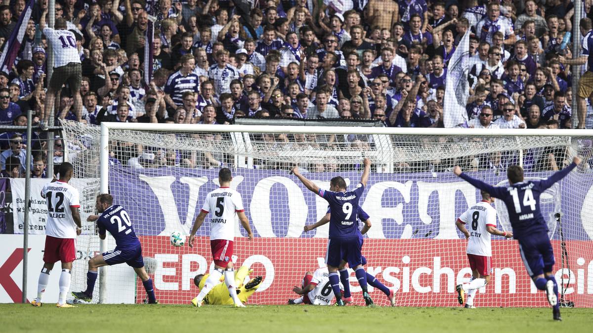 Alle Jahre wieder...blamiert sich der HSV beim Saisonstart - oder? Diesmal ist in der 1. Runde des DFB-Pokals beim Drittligisten VfL Osnabrück Endstation. Obwohl die Hamburger ab der 18. Minute in Überzahl spielen, verliert der Bundesligist am Ende mit 1:3