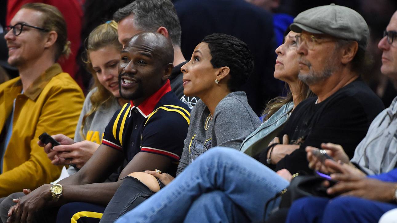Floyd Mayweather Jr. verfolgte die Curry-Show vom Spielfeldrand